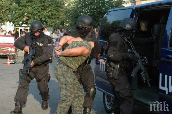 ЕКСКЛУЗИВНО! Арестуваха знакови бандити при спецоперация във Варна! Сред задържаните е и бивш любовник на Мая Илиева