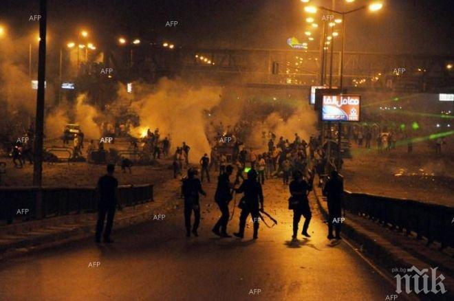 Демонстрантка загуби живота си в Кайро при сблъсъци с полицията 