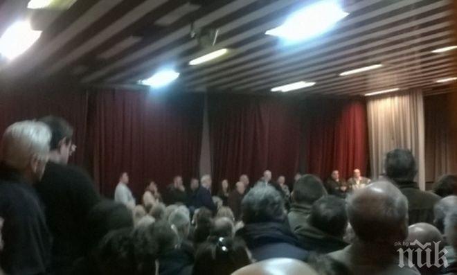 Хаос и недоволство на срещата с домоуправителите в столичния „Младост