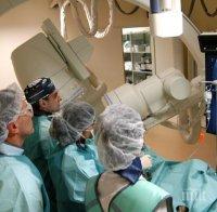 Пловдивски хирурзи извадиха 3 кг тения от черния дроб на млад мъж 