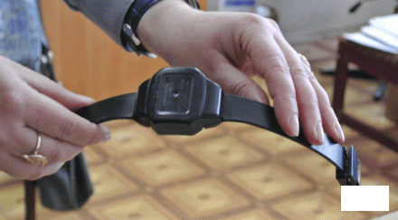 електронни гривни пазят бягство подсъдими