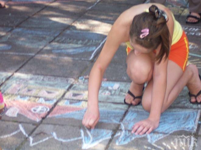 Децата под 14 години само с родител след 8 вечерта