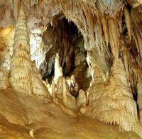 Правят подземен атракцион в пещерата „Леденика“