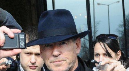 сензация канят агент 007 играе вапцаров мащабна международна продукция