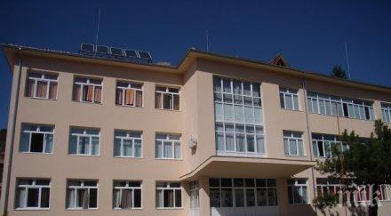 проверяват багажа училища детски градини