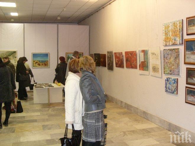 Галерия експериментира с фалшиви картини