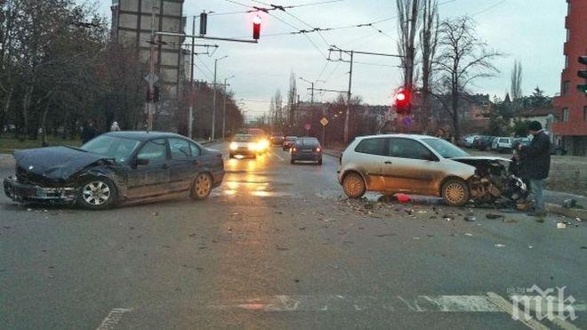 Челна катастрофа затапи столичния булевард Тодор Каблешков (снимка)
