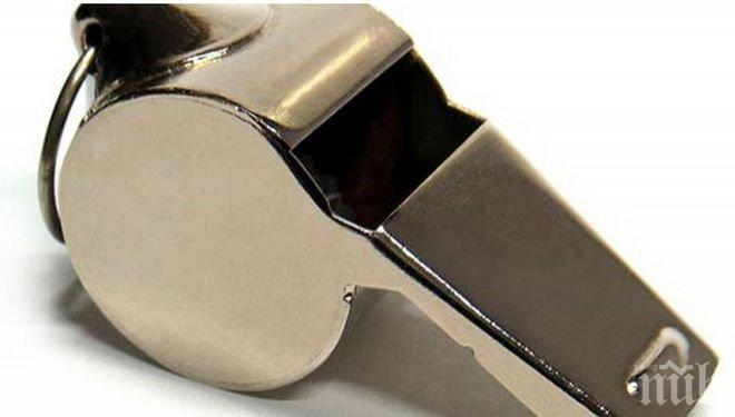 Уреден мач в Албания, вратарят не знае? (скандално видео)