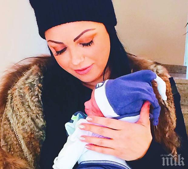 Горили пазят Емануела и бебето й