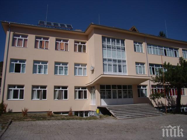 Проверяват багажа в училища и детски градини