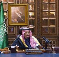 Новият саудитски крал започна с рокадите