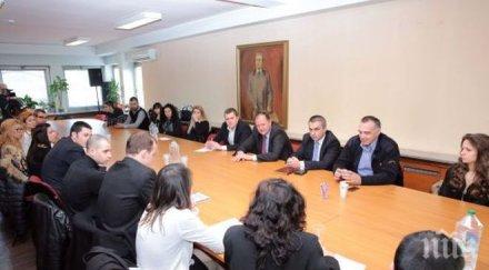 младите социалисти миков искаме собствен телевизионен канал