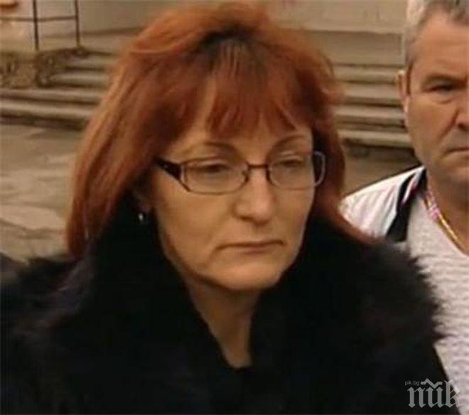 Съучениците на момчето, което изключиха от бал, искали да дойде, но без майка му