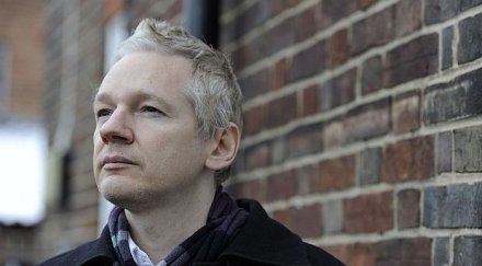 асандж става сенатор създава партия wikileaks
