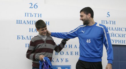 левски дари героя марио 1500 екипировка