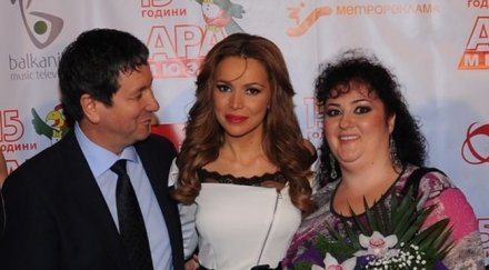 ники кънчев продава стара рокля алисия