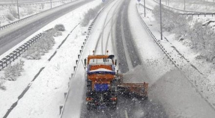 автобус деца закъса снега изтеглят час
