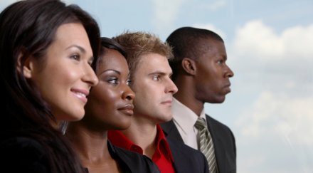 белите мнозинство сащ