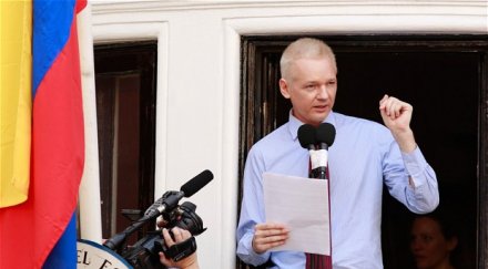 джулиън асанж кани става сенатор австралия