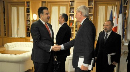 николай младенов съветва тбилиси сдобри москва