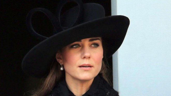 Певец вини Кейт Мидълтън за смъртта на медсестрата