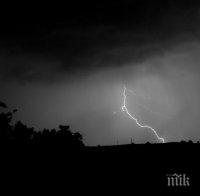 Първо в ПИК! Невероятна аномалия! Градушка удари Пловдив насред зима!