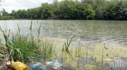 страната изпускат контролирано язовира