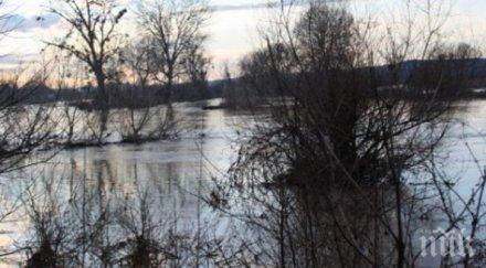 гроздьово готово евакуация нивото камчия пада снимки