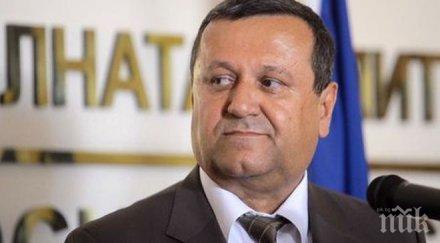 хасан адемов социалната политика правителството дискриминационна децата