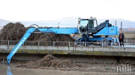 445 евакуирани варненско полицията пази къщите снимки