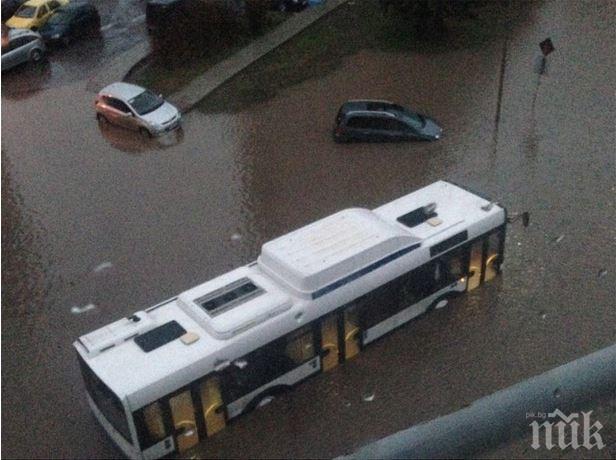 Потопът в Бургас не е от близкия язовир, вълната е дошла от землището