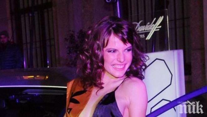 Драма! Новата Мис Плеймейт остана без работа