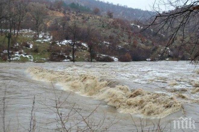 Eвакуират жителите на село Одринци