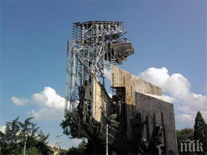 Изследване: 72% от софиянците са съгласни да се премахне паметникът пред НДК
