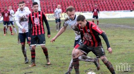 локомотив сред изрядните платци нас