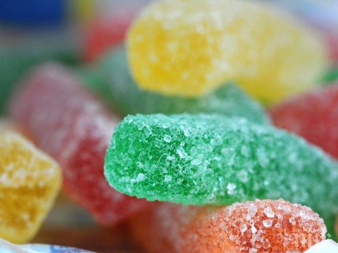 Актове за търговци, предлагащи развалени сокове и храни на борсата в Самоков