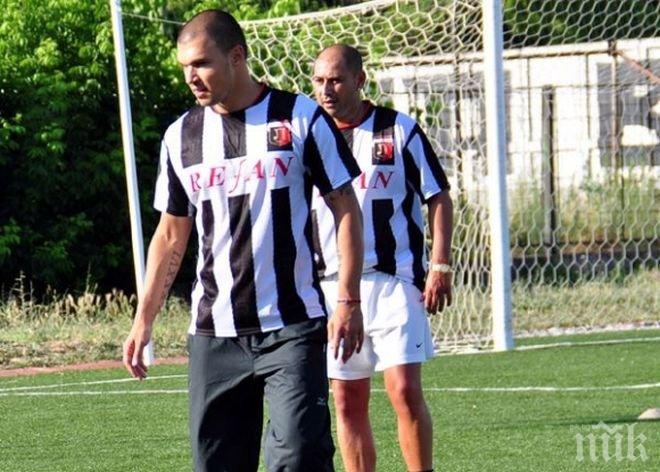 Изненада: Валери Божинов на Лаута!

