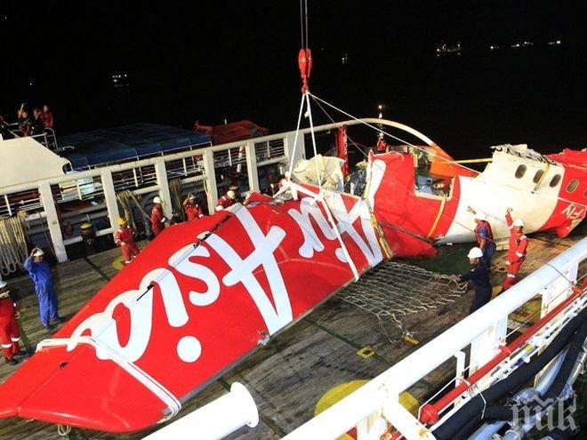 Броят на загиналите в самолетната катастрофа в Тайван достигна девет души