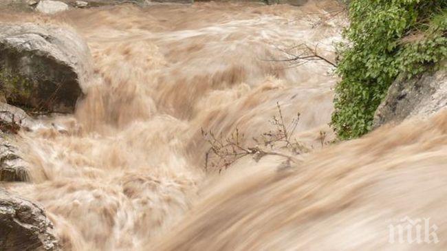 Спада нивото на язовир Одринци, решават за отмяна на евакуацията