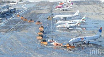 пик снегът забави няколко полета летище софия
