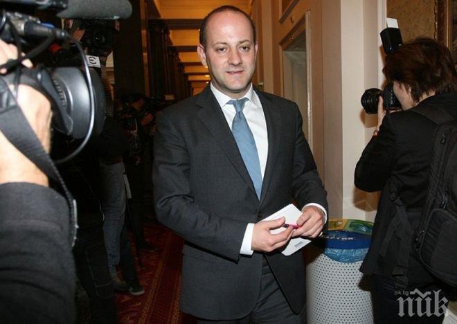 Радан Кънев с яростна атака към Иван Искров, обяви, че упорството му да не подава оставка е вредно за България!