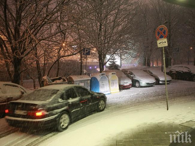 170 машини чистят столицата от снега