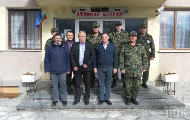 Военният министър посети 101-ви алпийски батальон