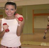 Аксиния остана сама, дави мъката с алкохол