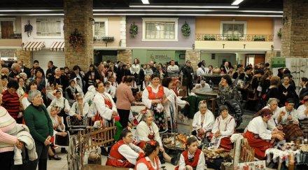 зевзеци облякоха анджелина джоли добруджанка празника виното снимки