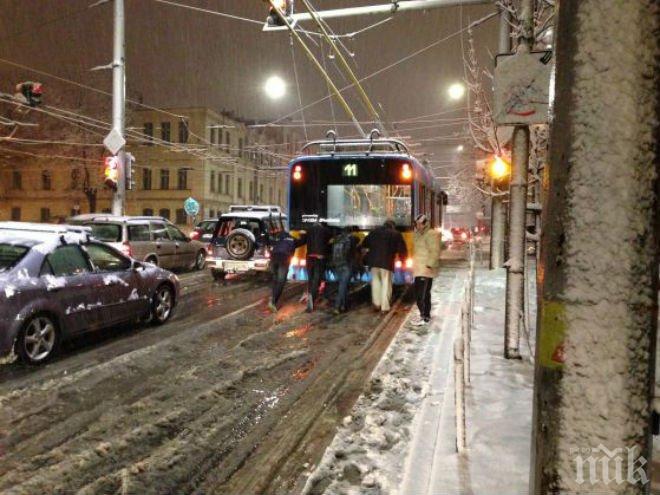 Мразовит старт на седмицата, температурите падат