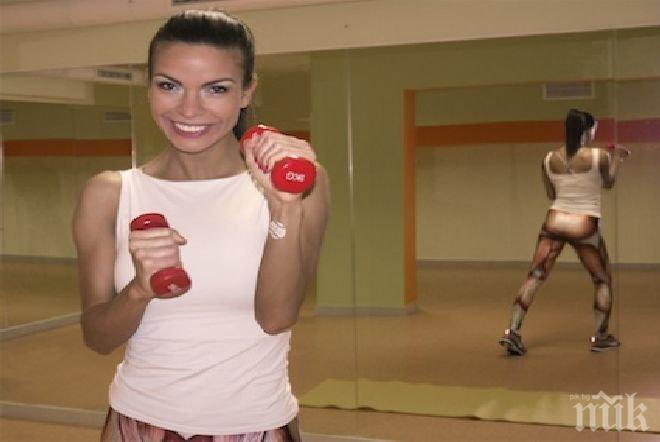 Аксиния остана сама, дави мъката с алкохол