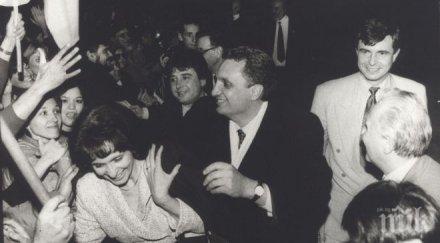 сензация пик ретро натискал костов студентки секс