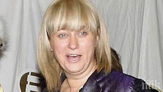 Гочева и Блиц, спрете да крадете от ПИК! Защо преписахте, че самолетът на Борисов е аварирал над София, без да цитирате?