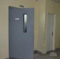 Невероятно! Асансьор получава сметки за ток